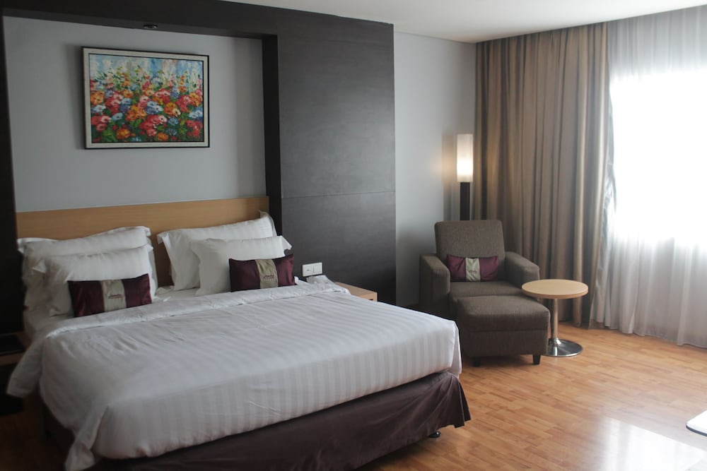 AMALIA HOTEL 11/45