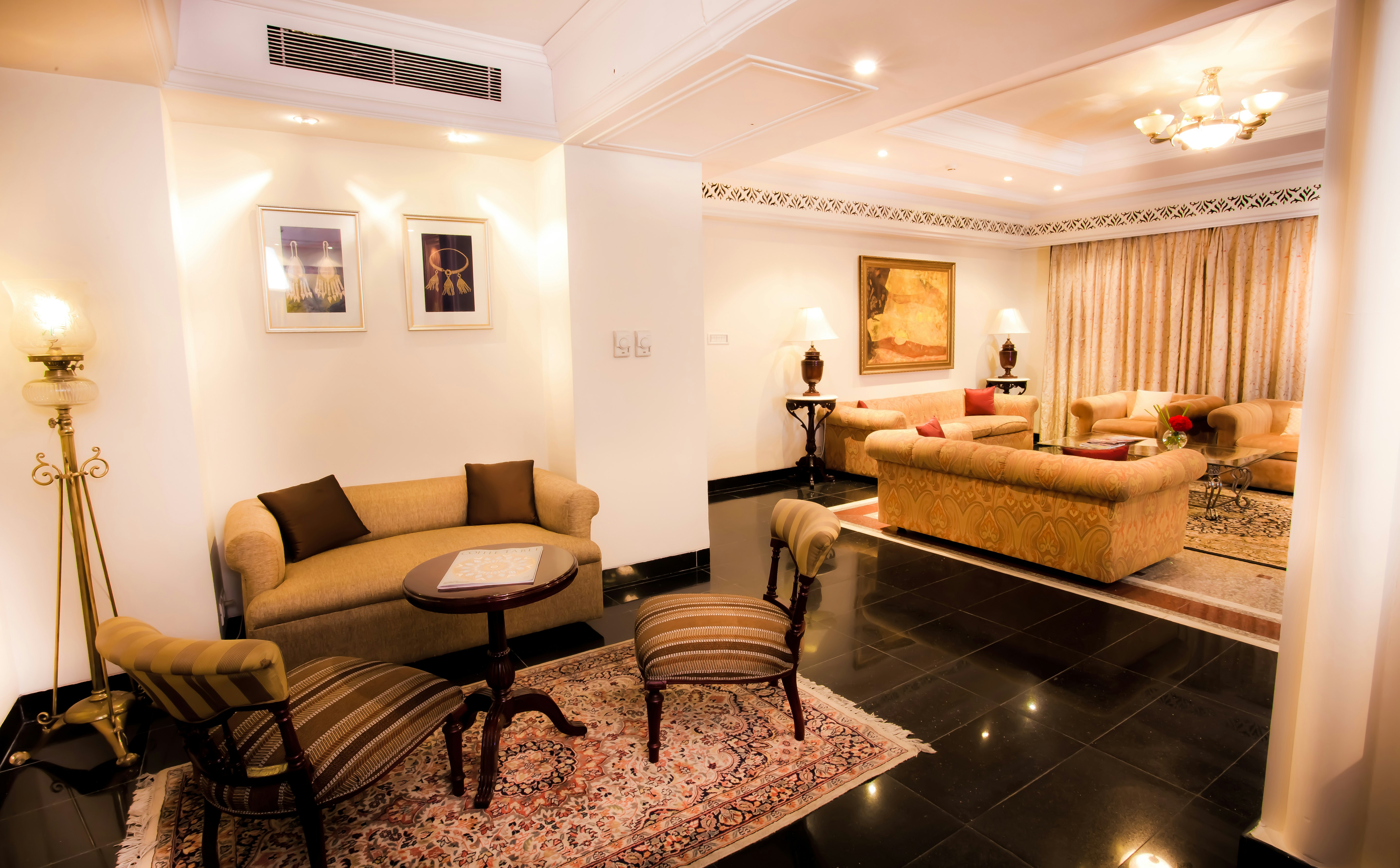 TAJ DECCAN 48/82
