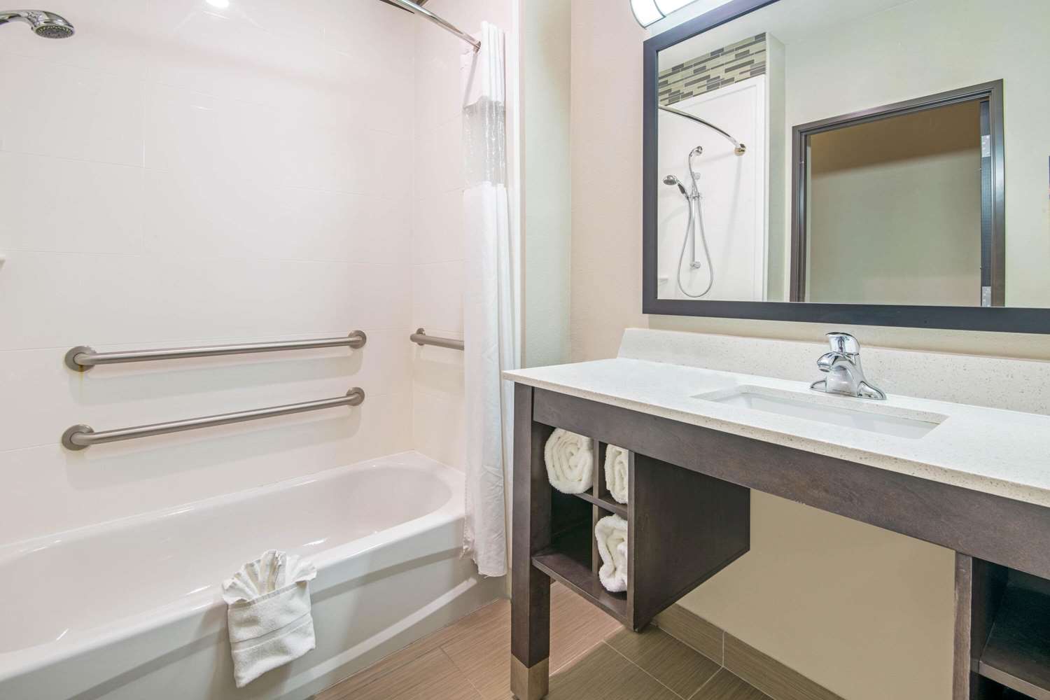 La Quinta Inn & Suites by Wyndham Weatherford OK 45/47