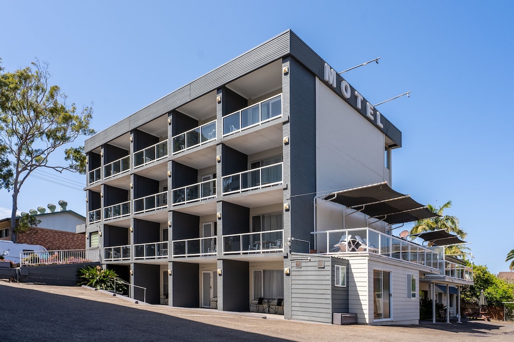 PORT ALOHA MOTEL 4/64