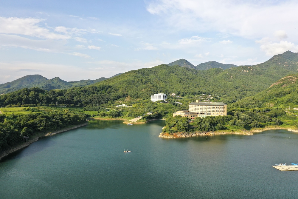 Cheongpung Resort 38/50