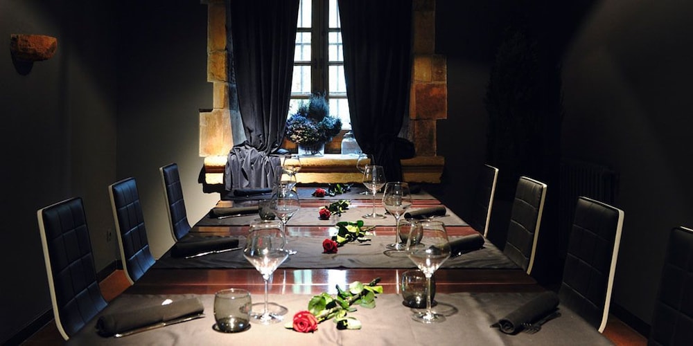 Los Guardeses Hotel 35/50