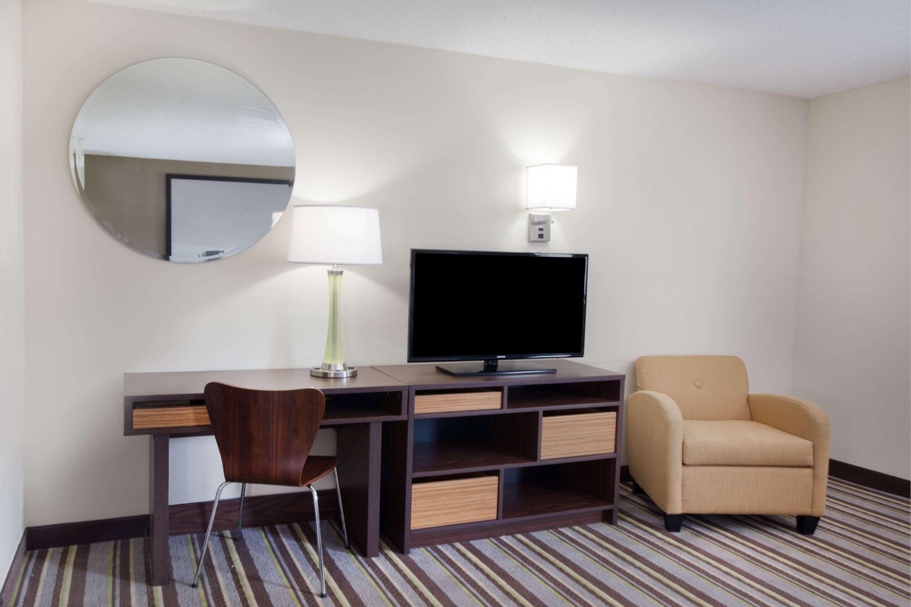 Super 8 by Wyndham Chicago/Rosemont/O'Hare/SE 22/25