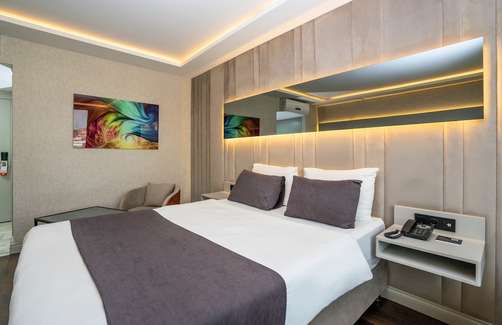 Family, 1 Double and 1 Single Bed