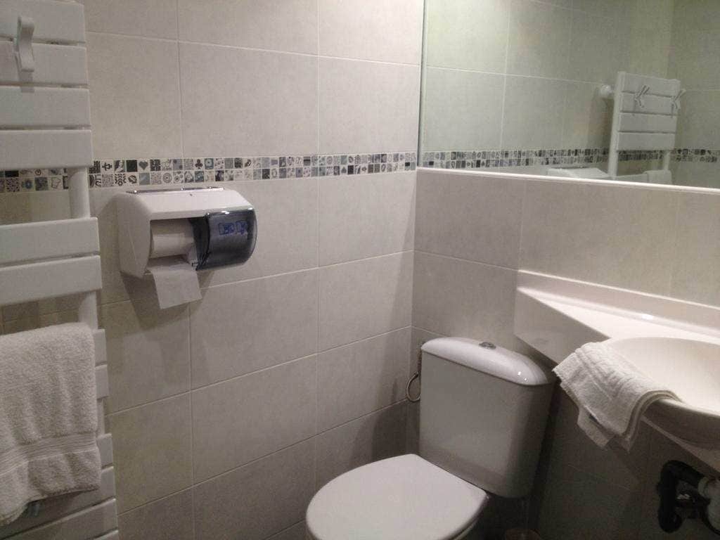 غرفة عائلية بسرير فردي مع أريكة، BRIT HOTEL SAINT-QUENTIN 6/8