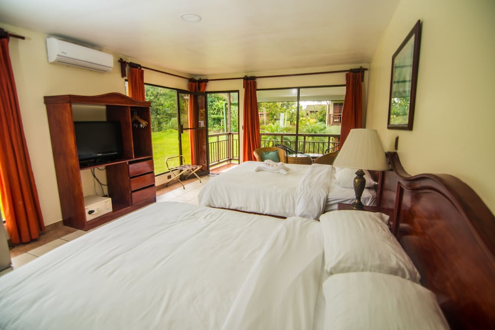 Superior, 2 Queen Beds