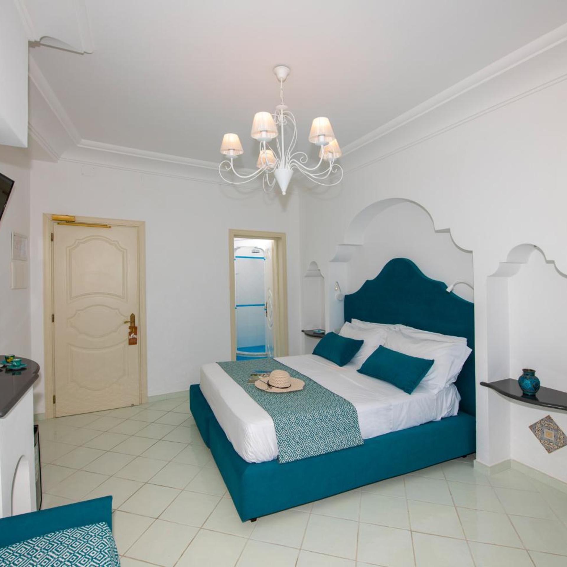 Room, Double or Twin Bed, Partial City View