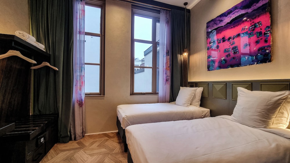 STANDARD, TWIN BEDS