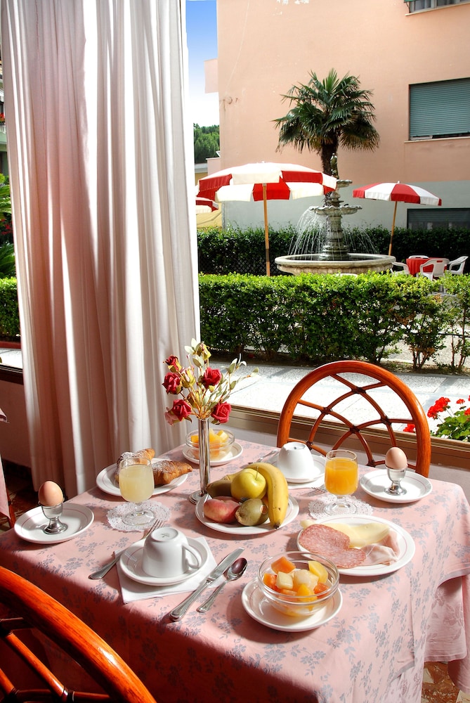 Hotel Cinque Terre 35/42
