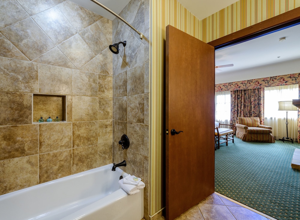 Lanier Islands Legacy Lodge 11/42