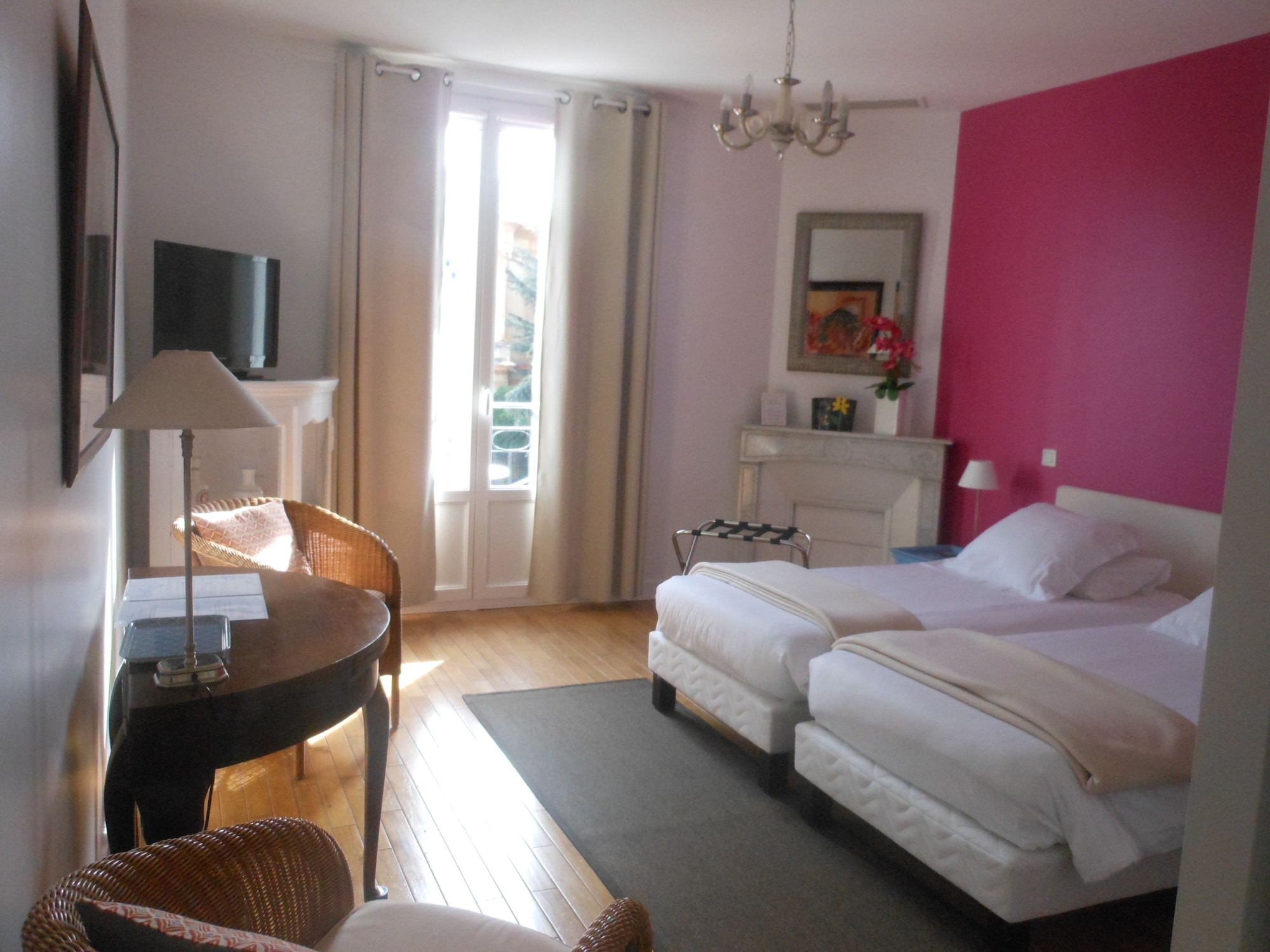 SUPERIOR, TWIN BEDS, BALCONY