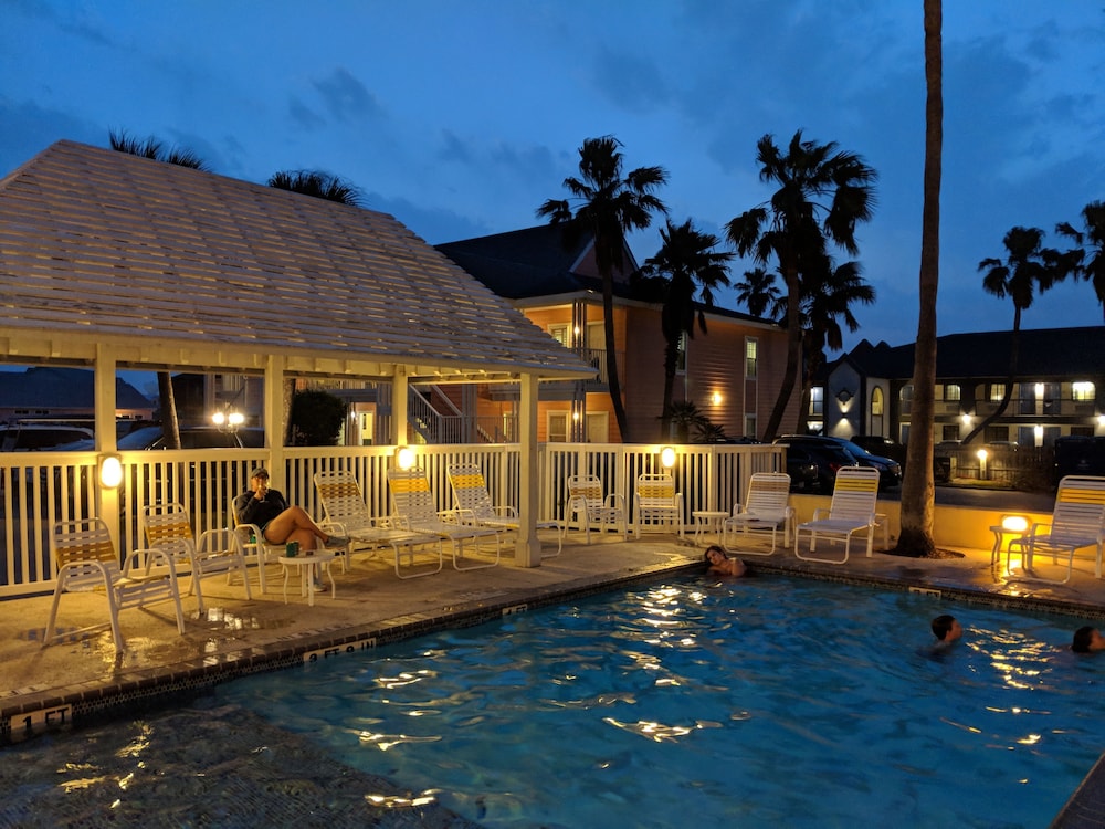 Seashell Village Resort 6/70