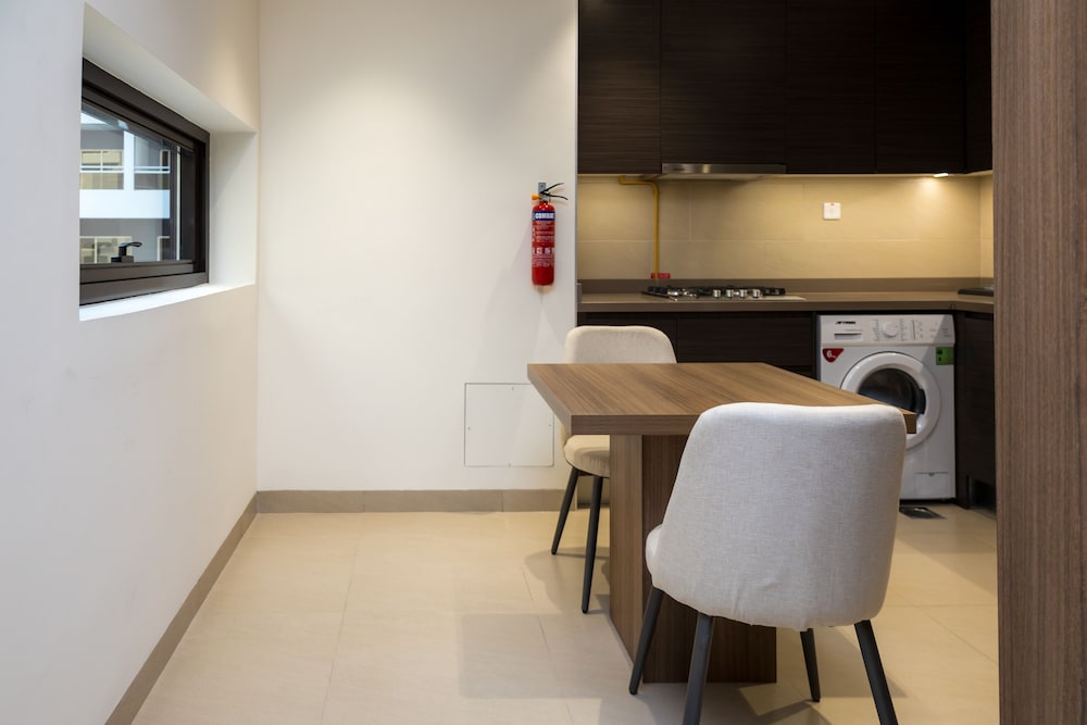 Azur Regency Hotel Apartments 37/43