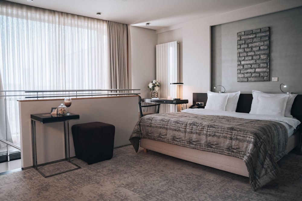 COMFORT, DOUBLE BED