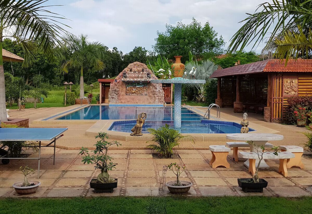 Changthai Comfort Guest House 38/40