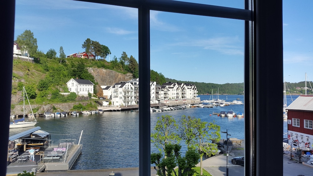 Tvedestrand Fjordhotell 47/51