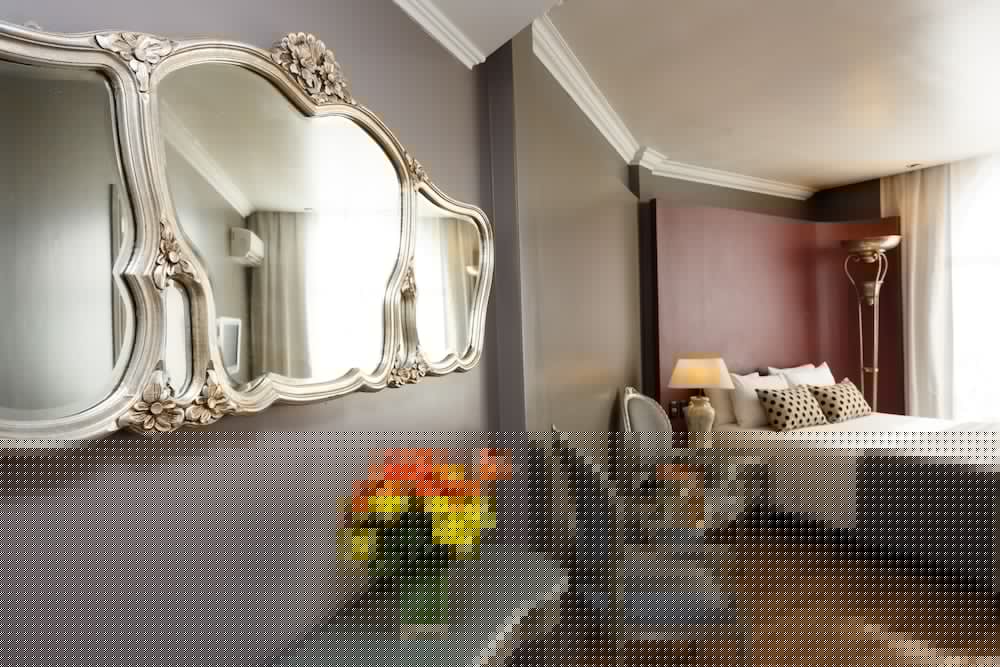 Midtown Boutique Hotel 64/70