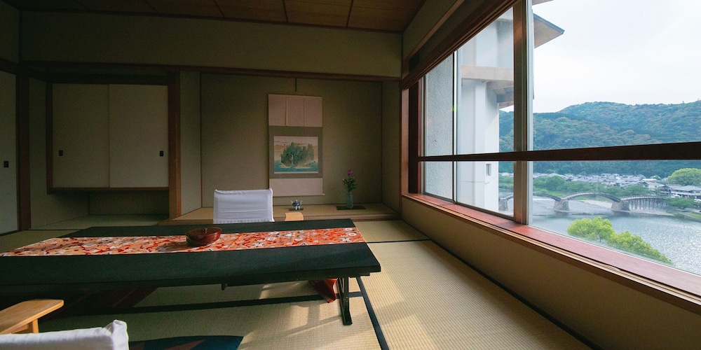 Iwakuni Kokusai Kanko Hotel 3/73