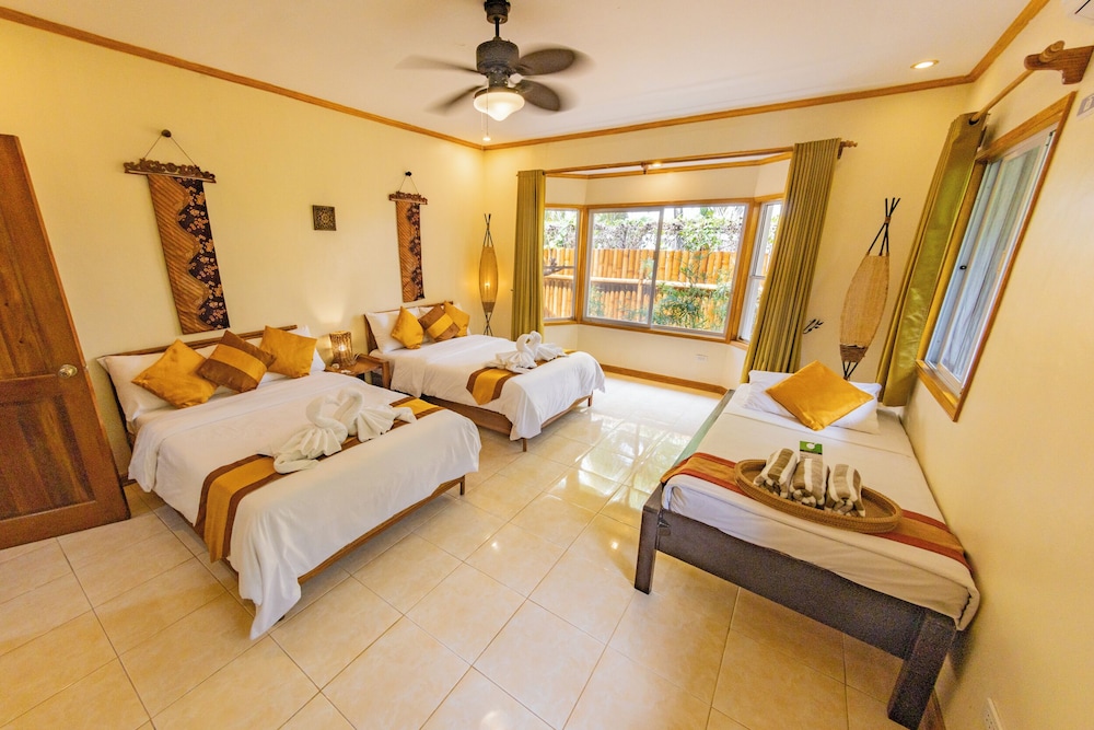 Palms Cove Resort 28/73