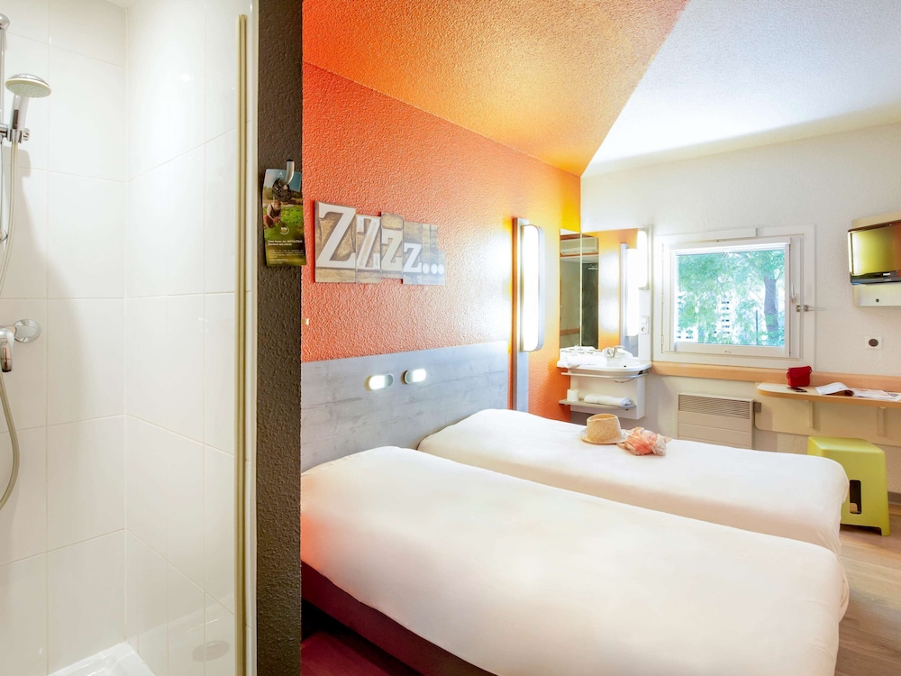 Ibis Budget Frejus Capitou A8 15/61