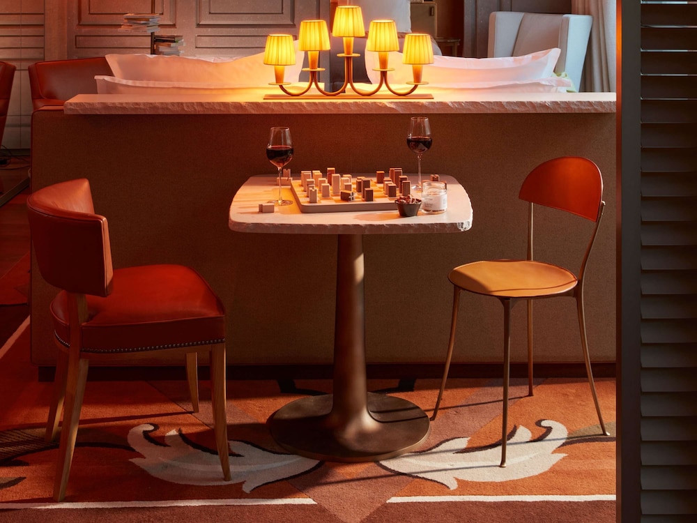 Mondrian Bordeaux Hotel des Carmes 47/56