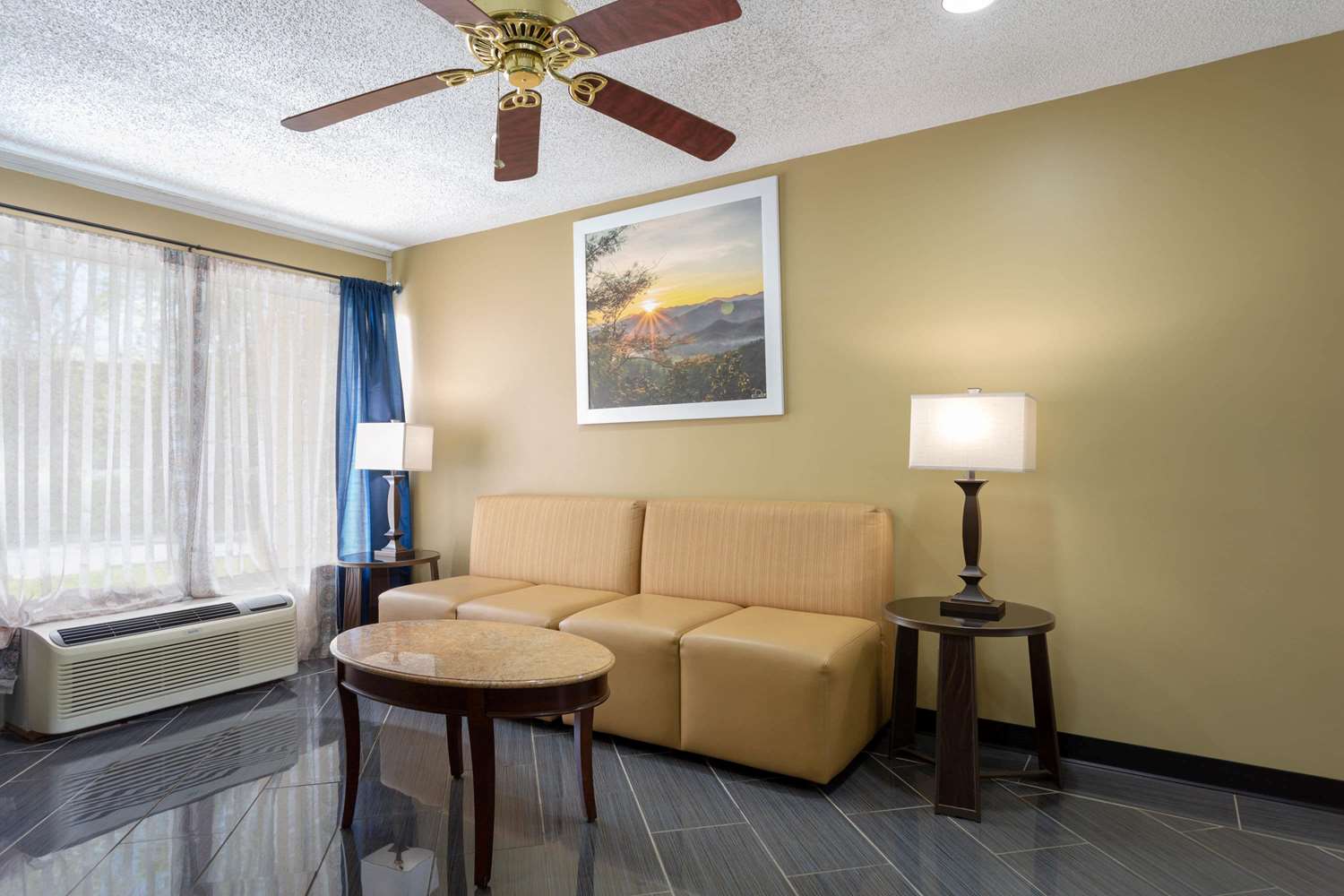 Days Inn By Wyndham Greensboro Airport 5/12