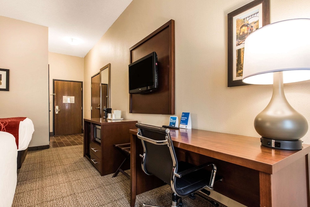 Comfort Inn & Suites Streetsboro - Kent 10/27