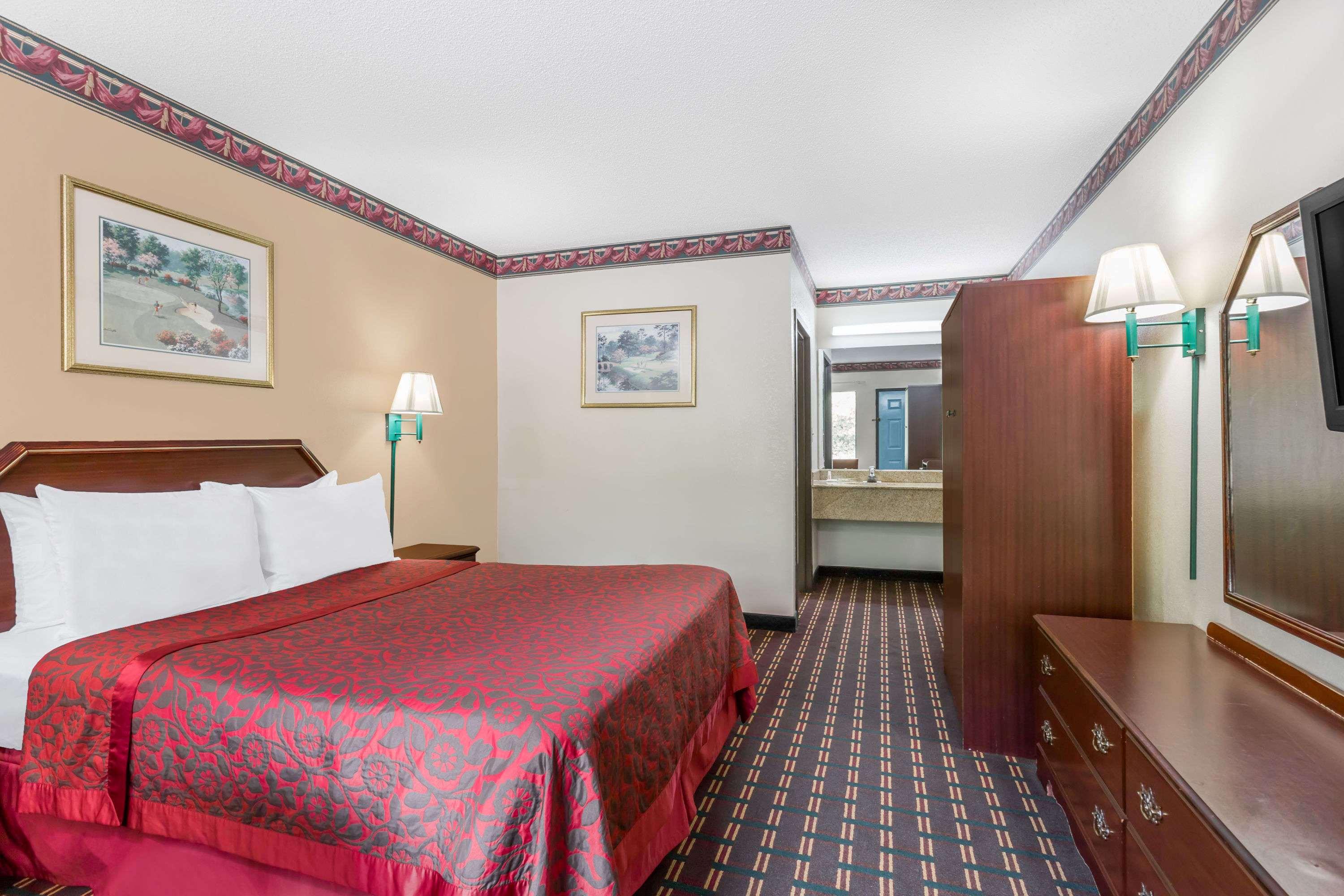 Room, Queen Bed, Smoking