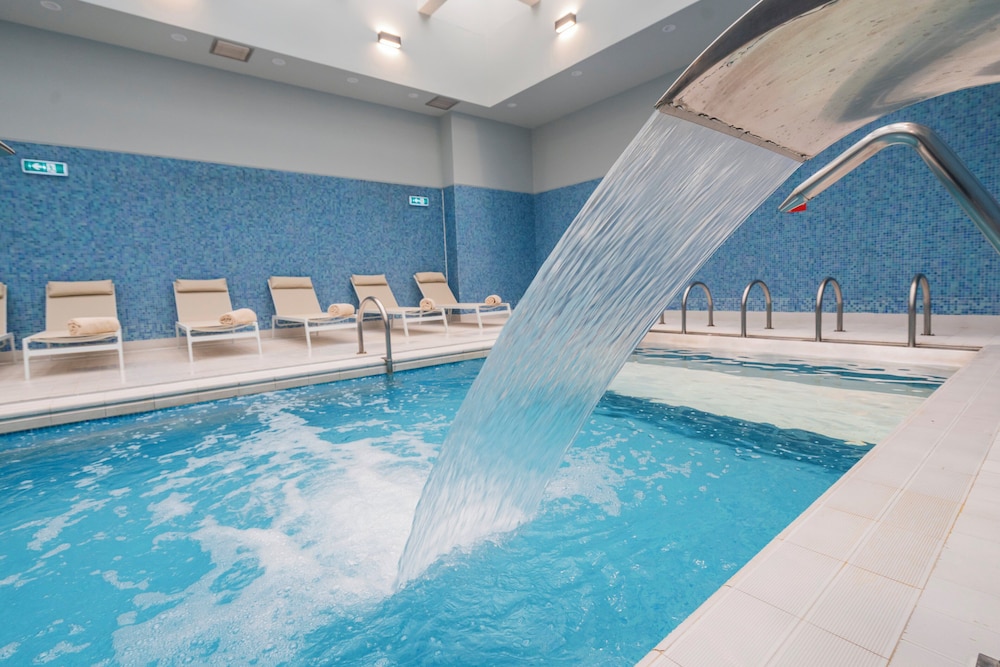 swimming pool spa