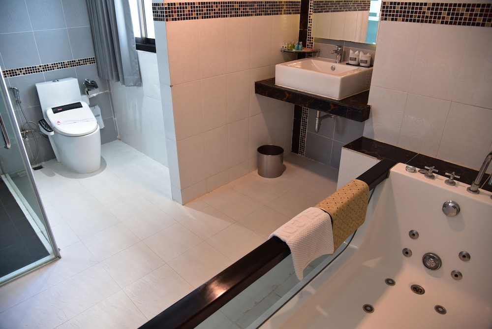 Grand Pink Hotel Hat Yai 46/49
