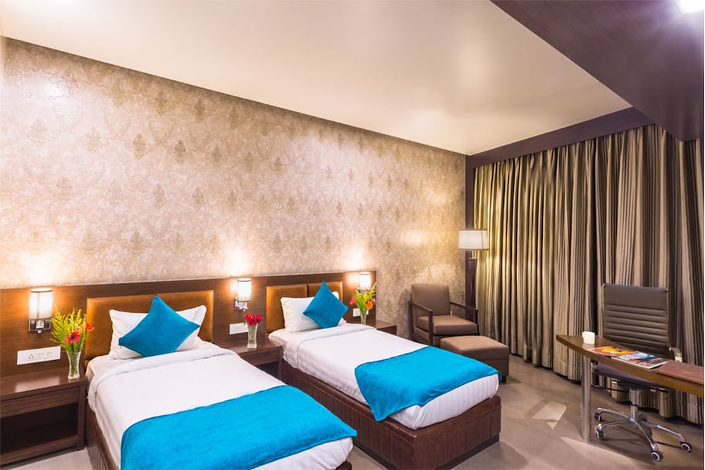 Bravia Hotel 8/30