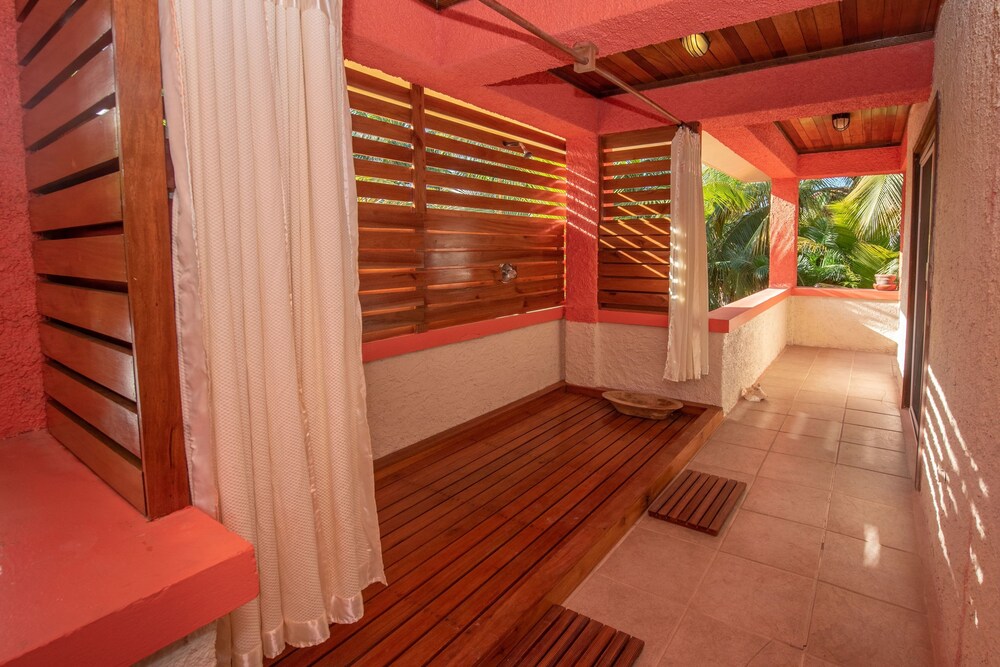 Bella Vista Guesthouse Cabins 40/84