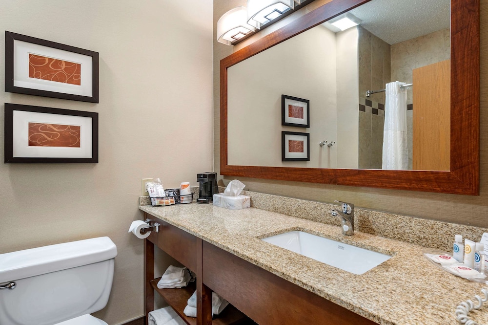 Comfort Suites Columbus West- Hilliard 25/46