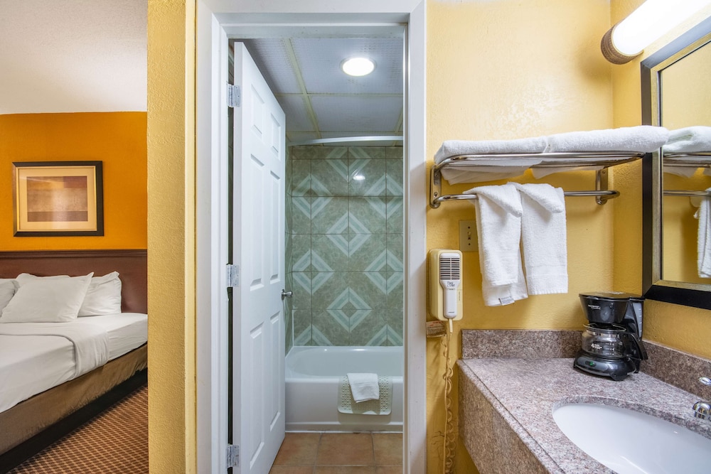 Americas Best Value Inn Elk City 16/20