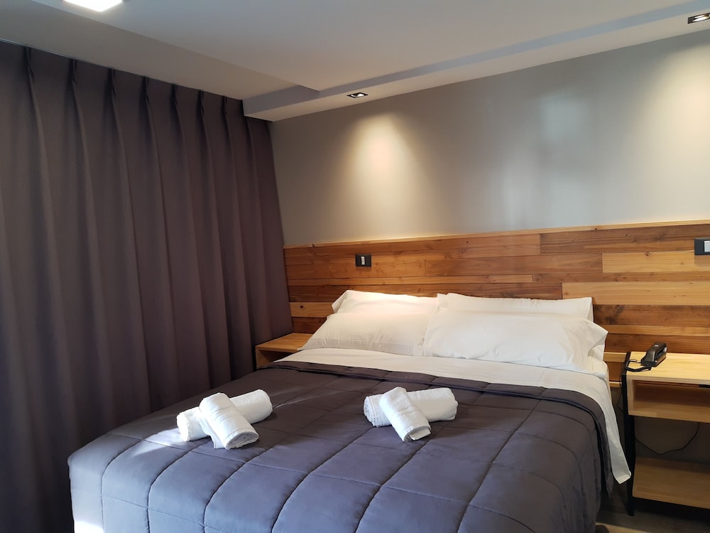 SUPERIOR, DOUBLE BED, LAKE VIEW
