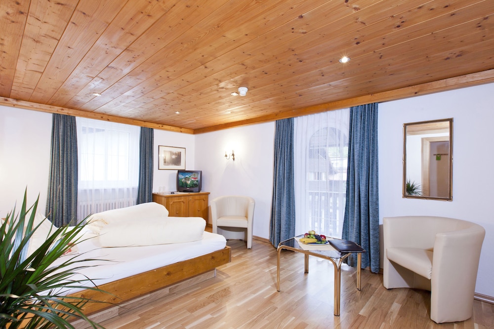 BEAUTY & SPORTHOTEL TIROLERHOF 15/50