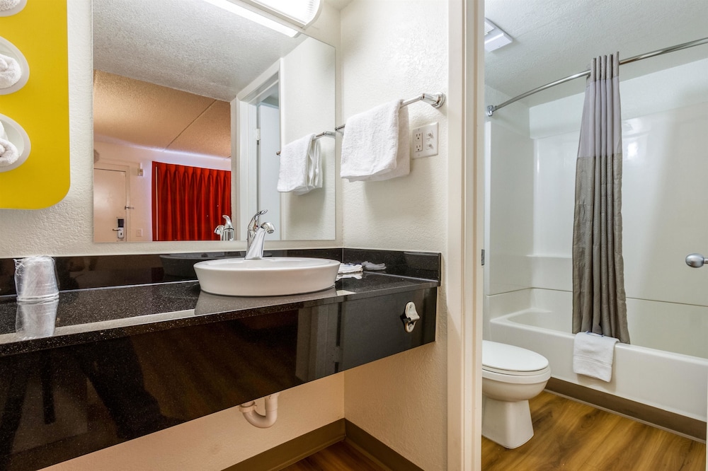 Motel6 Tempe, AZ – Phoenix Airport – Priest Dr 27/43