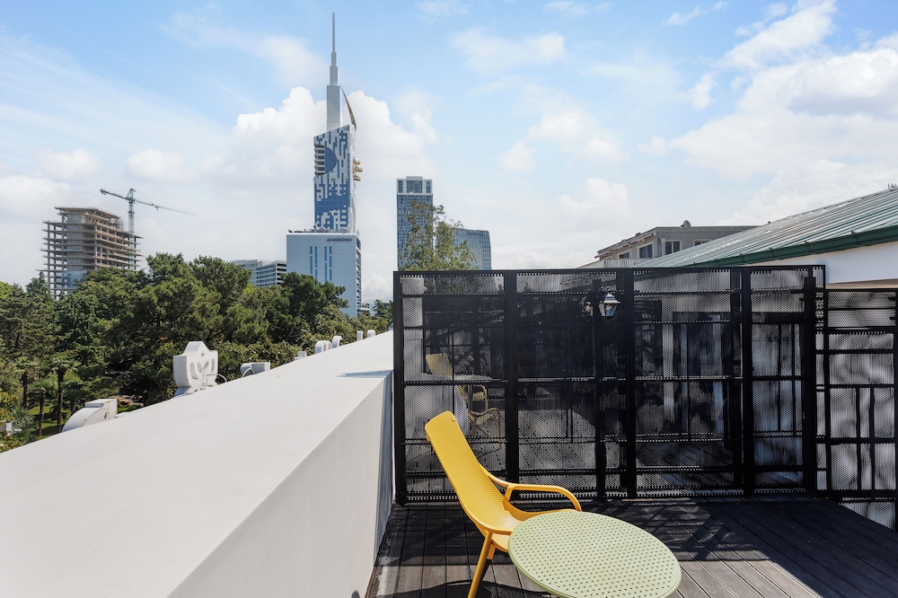 Boulevard Hotel Batumi 47/67