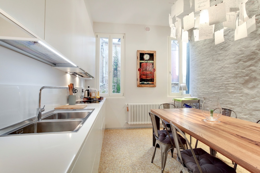 Stunning Apartment Heart Of Venice 13/17