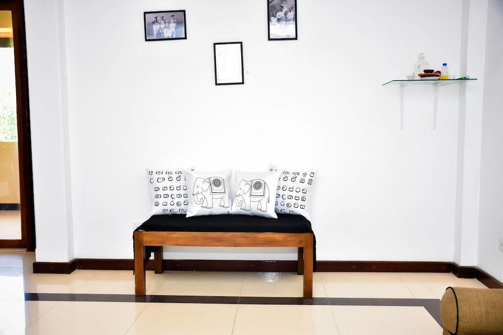 Sri Kandyan Bungalow 10/42