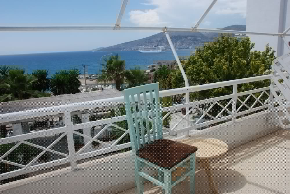 Hotel Saranda 48/79