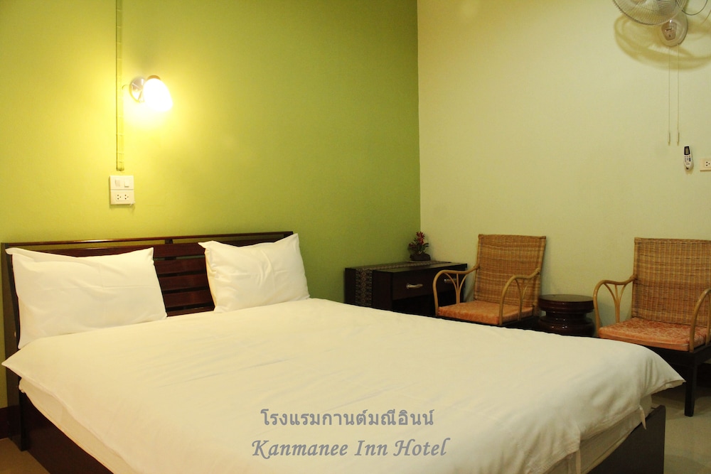 ROOM, WITH FAN