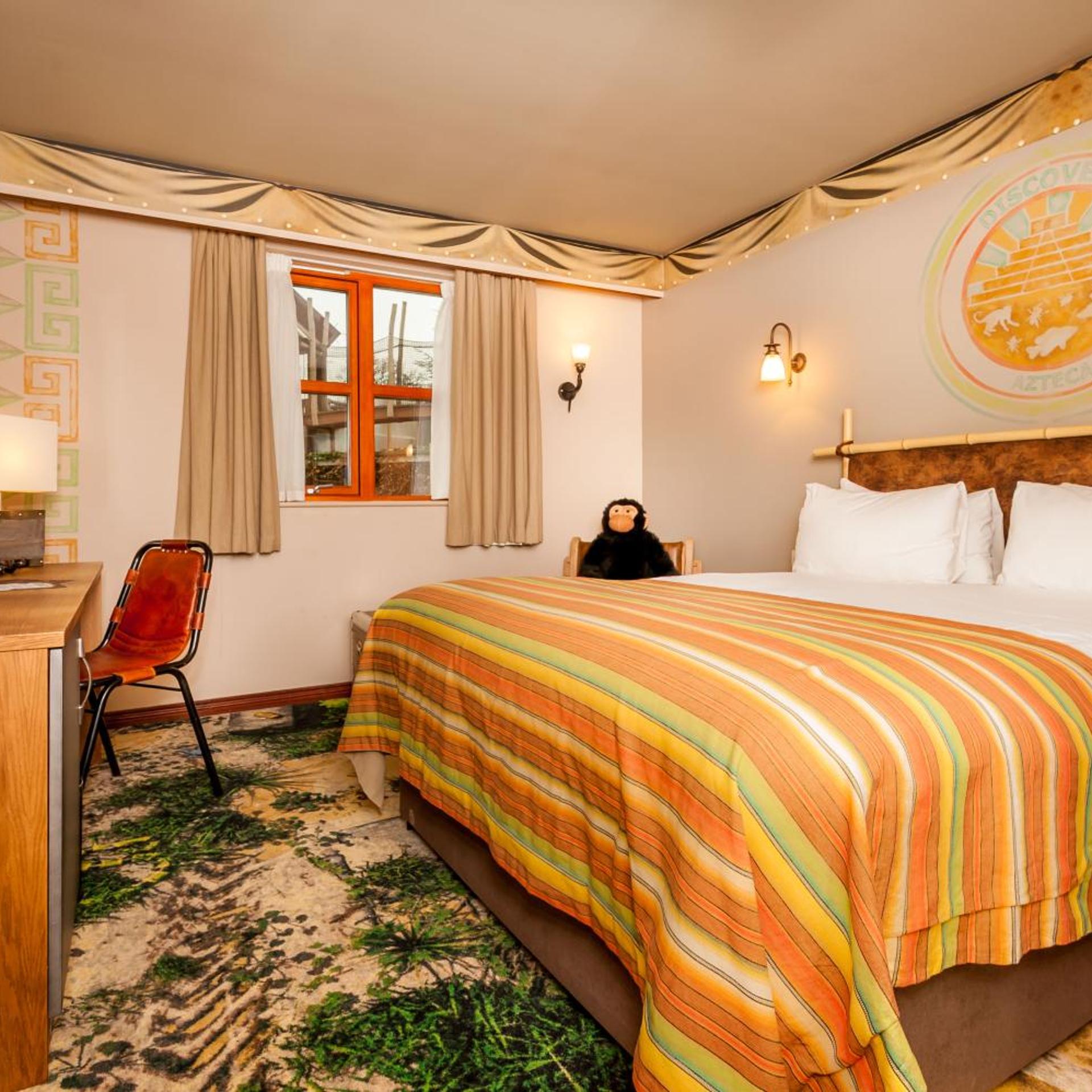 AZTECA Discovery Family Room