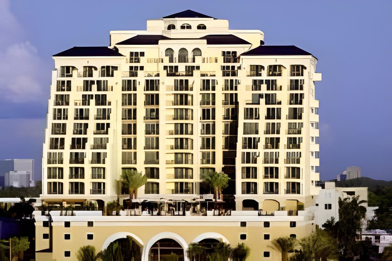 Deluxe, Suite, King Bed, Murphy Bed, Ocean Front