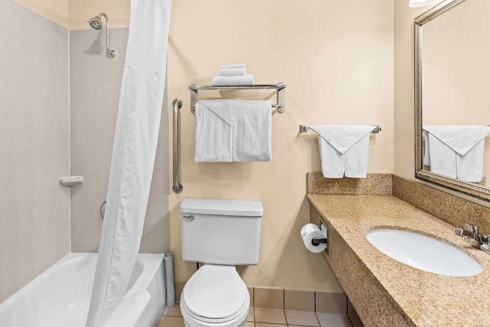 Quality Inn & Suites Vancouver - Hazel Dell 57/59