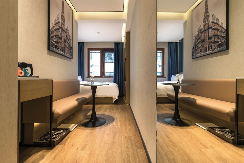 Jinglai Hotel (Shanghai Bund East Nanjing Road Pedestrian Street) 27/50