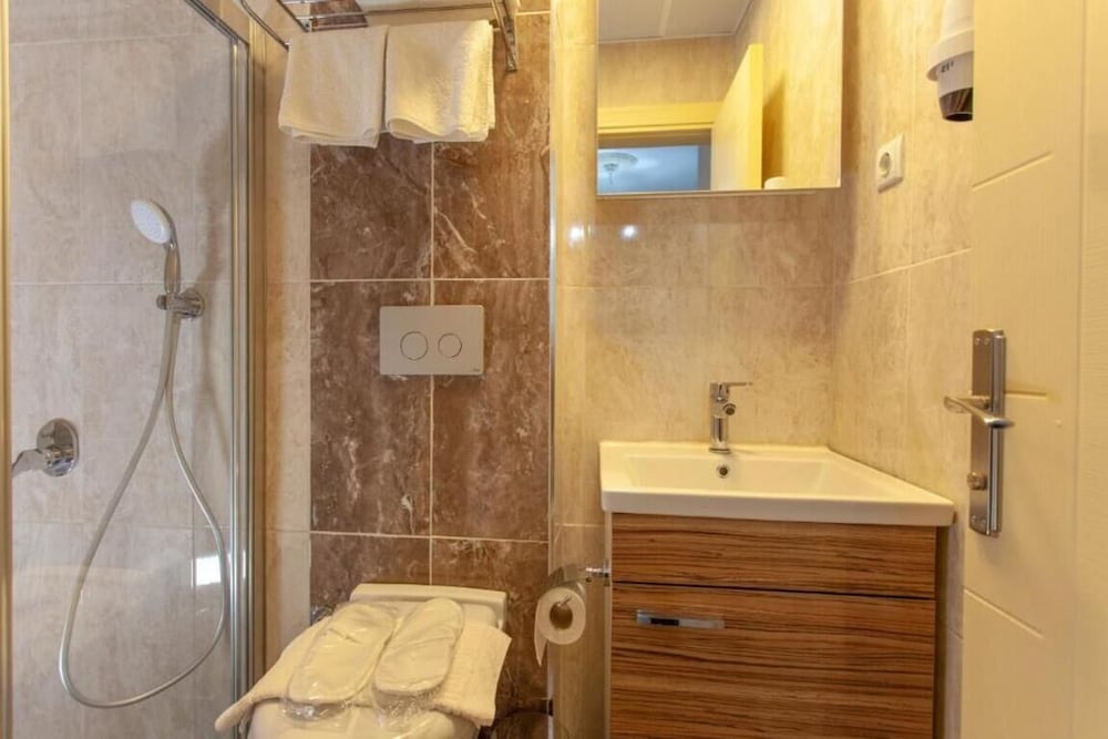 Ozmen Otel 42/44