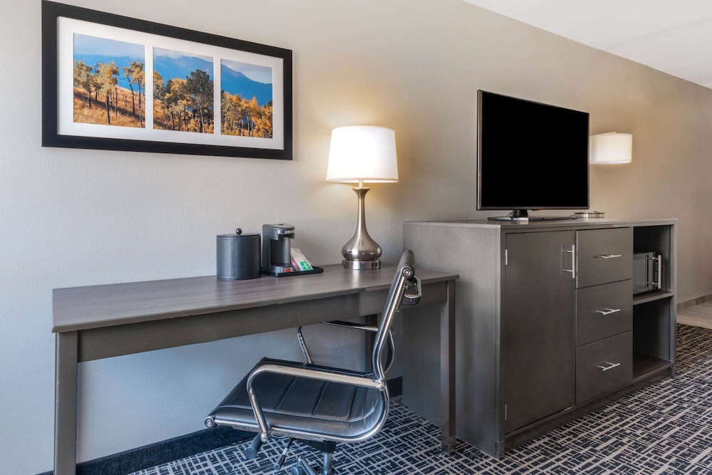 La Quinta Inn & Suites by Wyndham Glenwood Springs 44/56