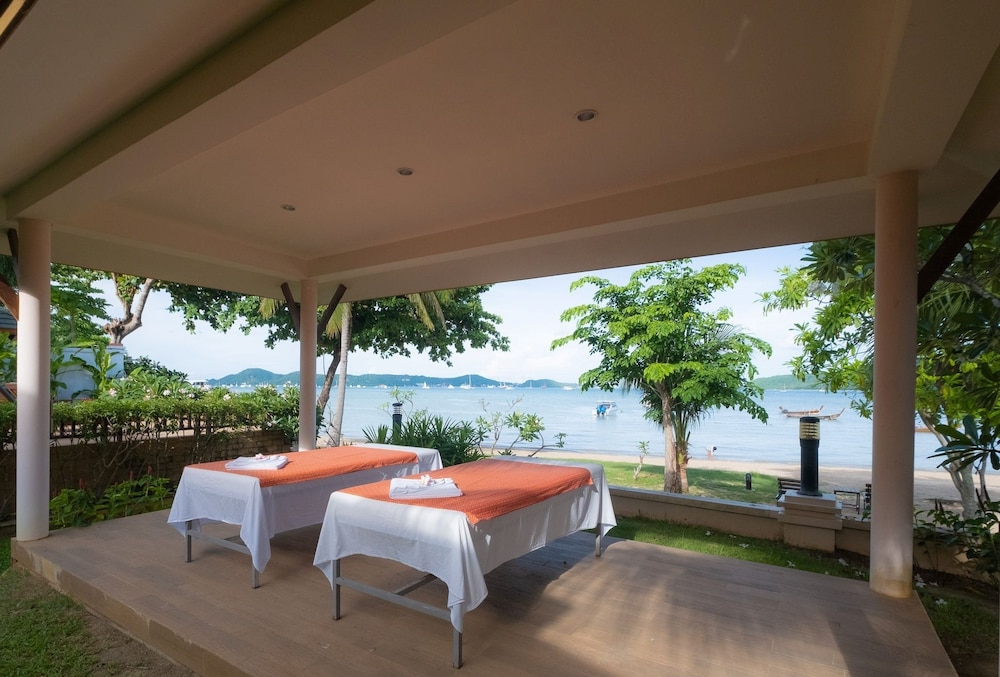 Blue Beach Grand Resort and Spa 18/48