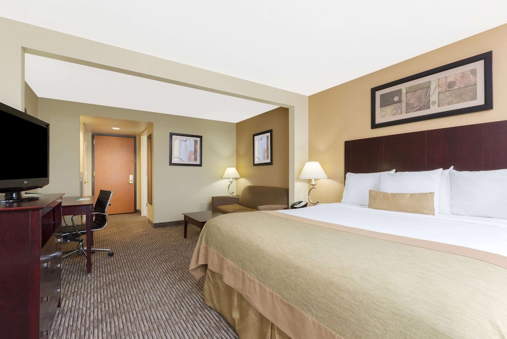 Wingate By Wyndham Dayton - Fairborn 4/15